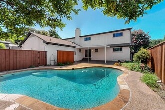 Building Photo - 10132 Medlock Dr