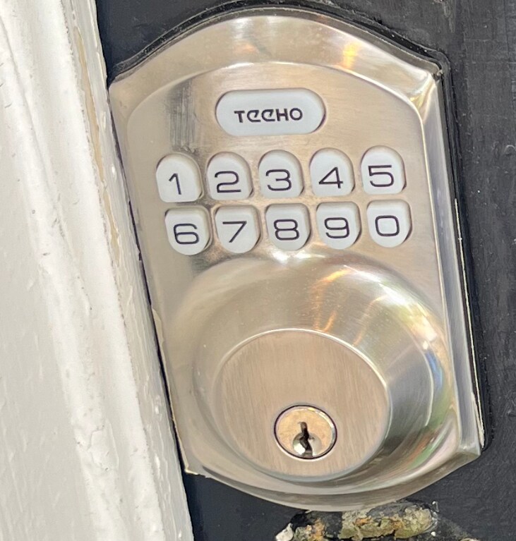 Building Photo - 167 Crest St