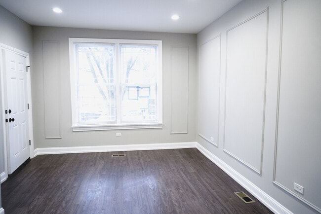 Building Photo - 1724 N Talman Ave