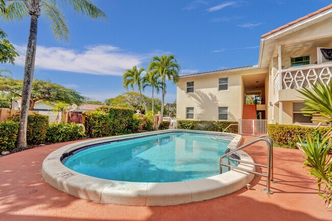 Building Photo - 2591 NE 55th Ct