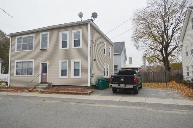 Building Photo - 17 Boylston St