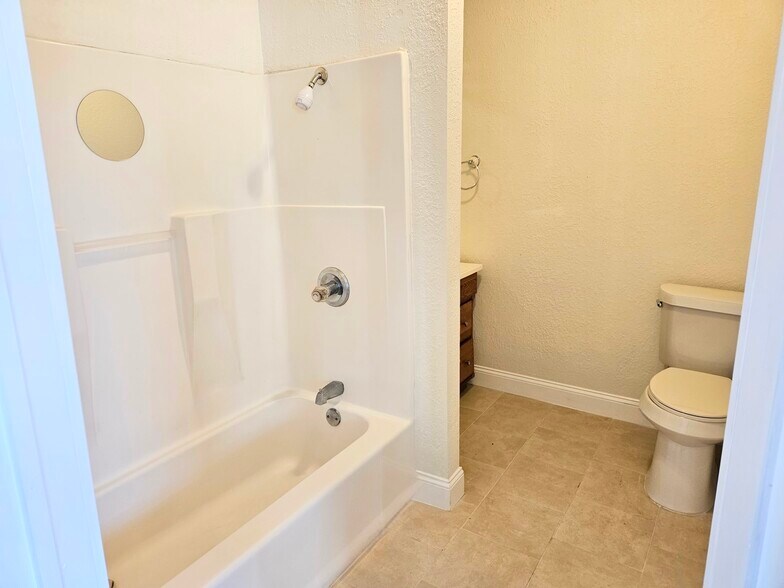 Building Photo - 2650 Post St