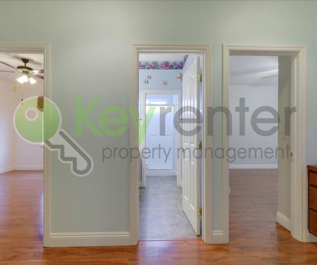 Building Photo - 208 Otter Glen Ct