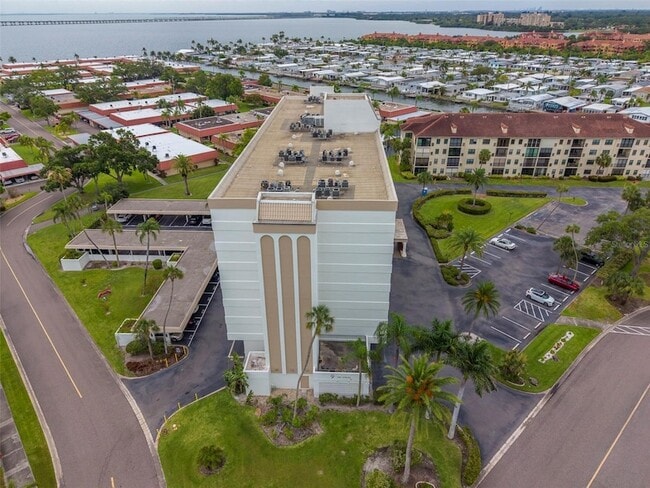 Building Photo - 19029 US-19
