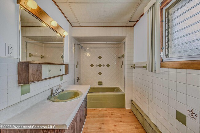 Building Photo - 1425 Church Ave