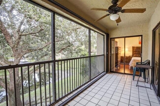 Building Photo - 1002 NW 105th Ave