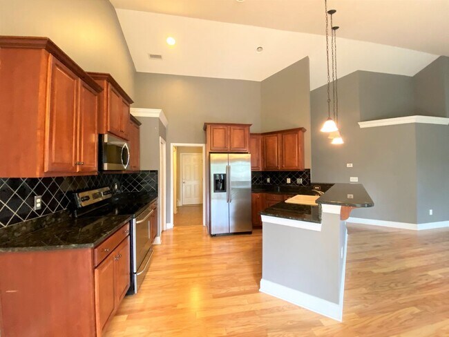 Building Photo - 3 bedroom, 2 bath with Bonus room - Hampst...