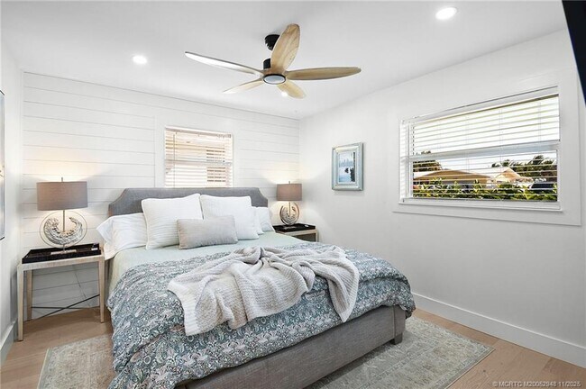 Building Photo - 1425 SW Egret Way