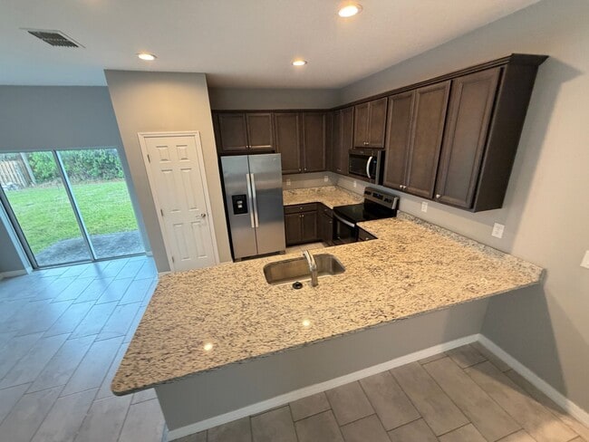 Building Photo - Available now!! Adorable 3 Bedroom / 2 Bathroom Home in Palm Bay!!