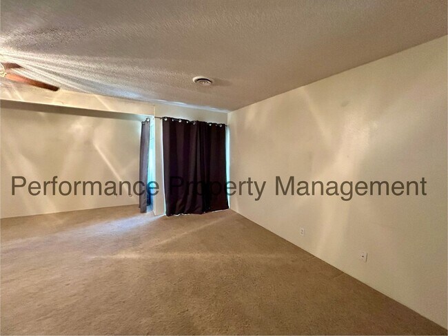 Building Photo - 2716 Catalina Dr
