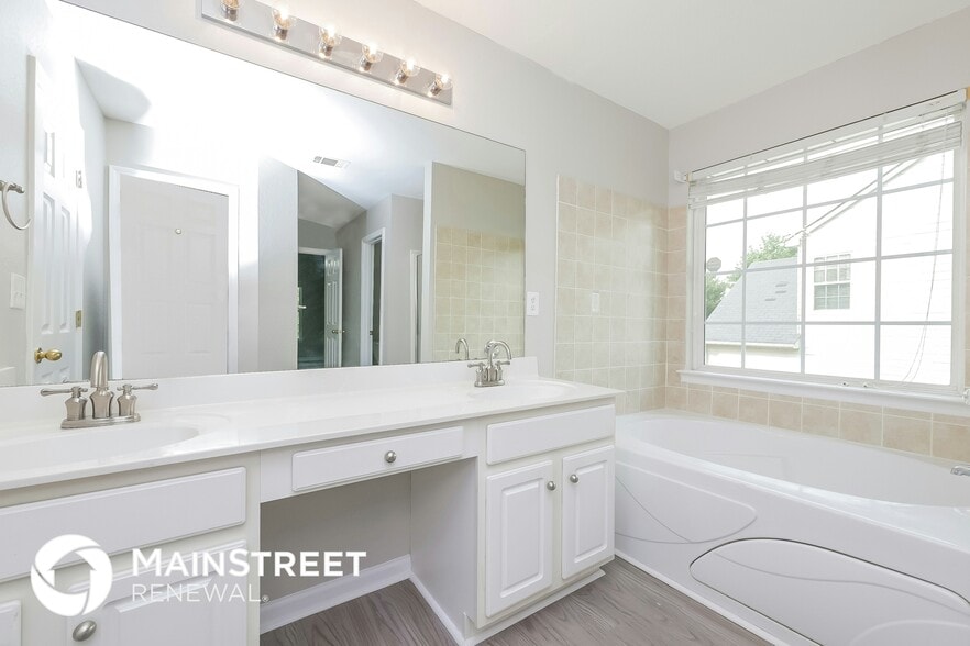 Building Photo - 10238 Deep Creek Pl