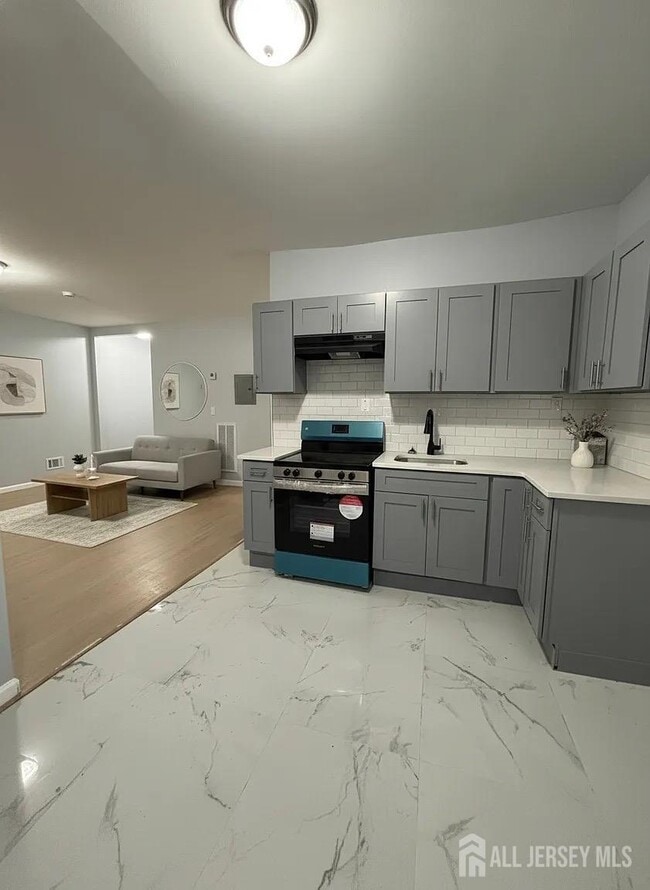 Building Photo - 417 S 14th St