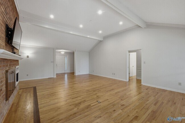 Building Photo - 815 Baylor Dr SE