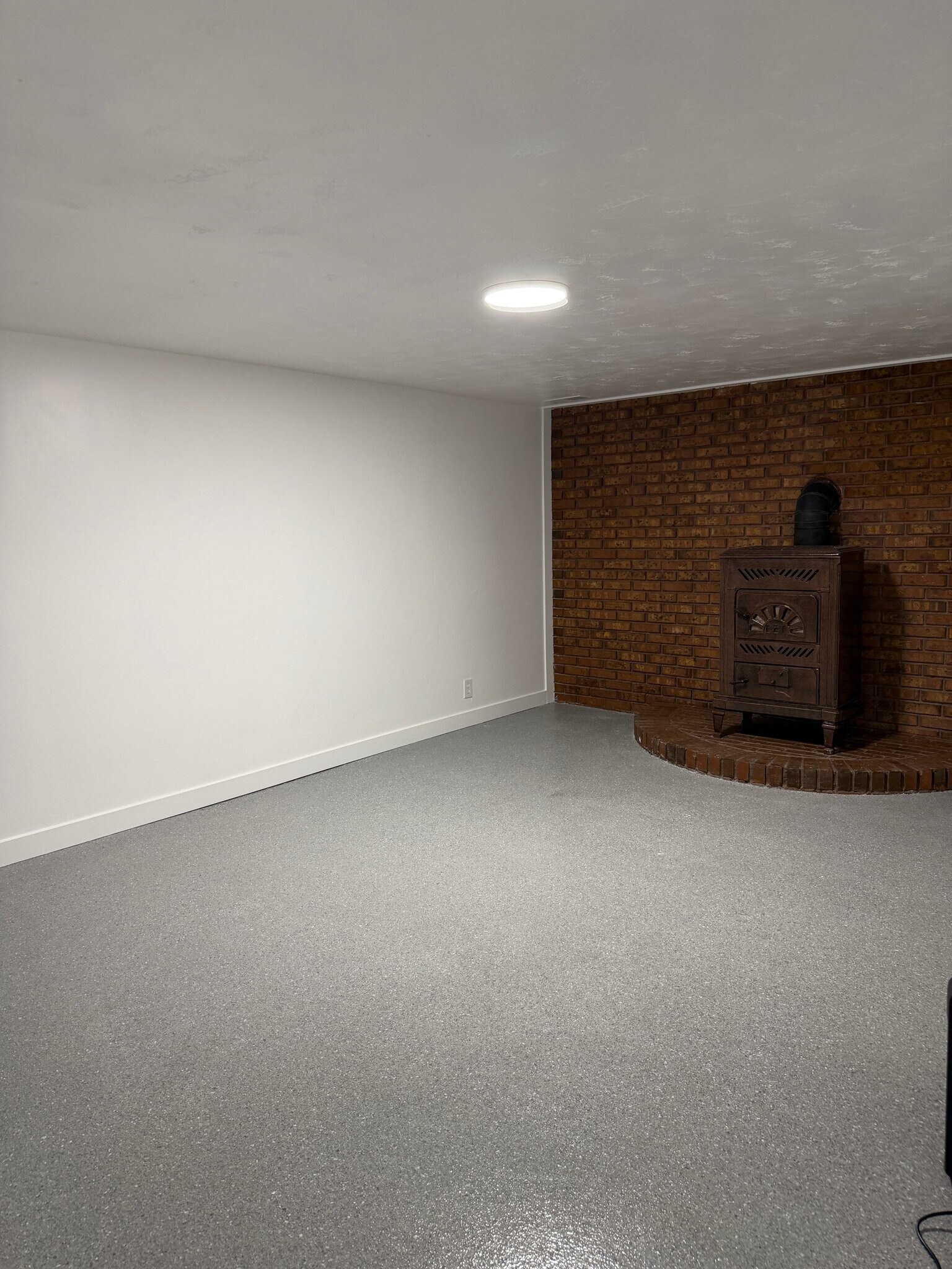 Building Photo - 4438 Losee Dr