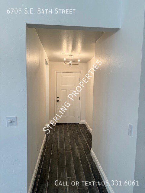 Building Photo - 6705 SE 84th St