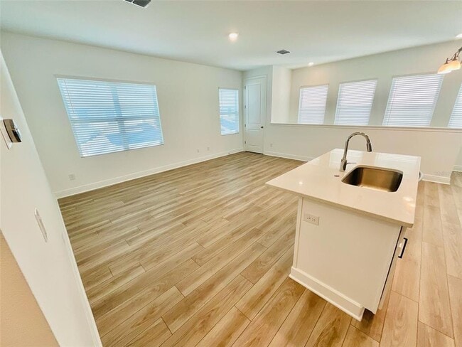 Building Photo - 6552 Rover Wy