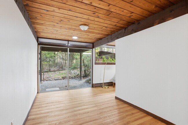 Building Photo - 234 Tophet Rd