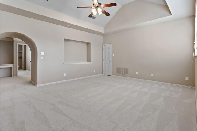 Building Photo - 921 Pine Burst Dr