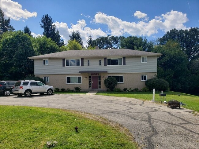 Primary Photo - 19435 Brookdale Dr