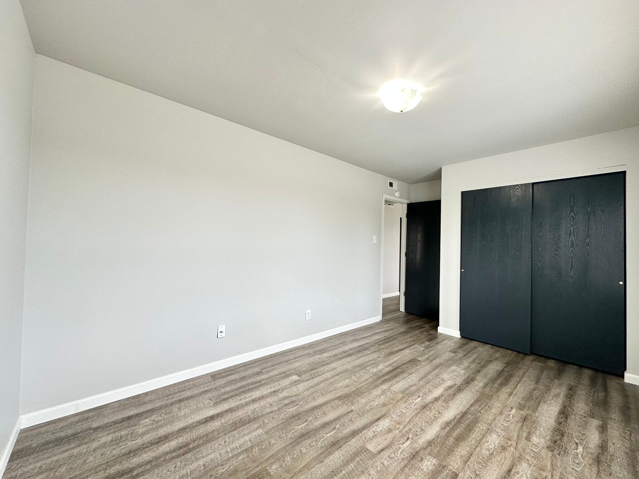 Building Photo - 9441 Green Park Gardens Dr