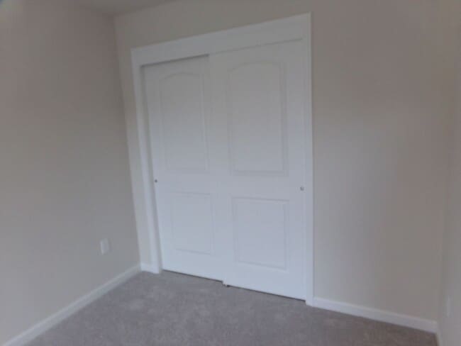 Building Photo - 3 bedroom, 2.5 Bathroom Townhouse in Gray's Pointe Neighborhood