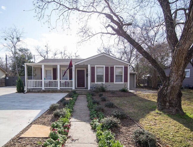 Building Photo - 108 Park Pl