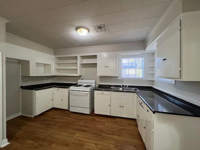 Building Photo - 3717 N 26th St