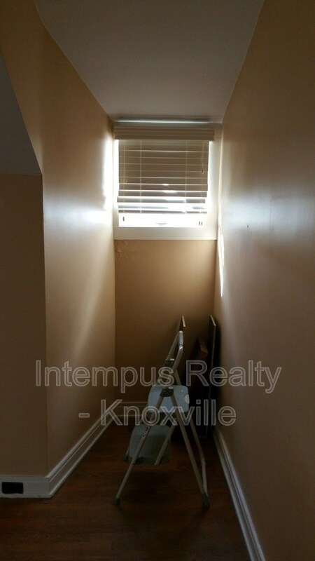 Building Photo - 2103 Fairmont Blvd