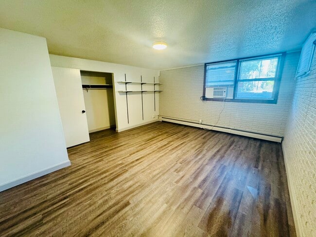 Building Photo - 429