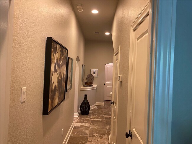 Building Photo - 5159 Oasis Park Ln