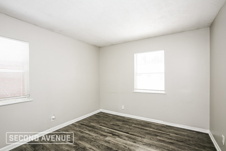 Building Photo - 8426 E 36th Pl