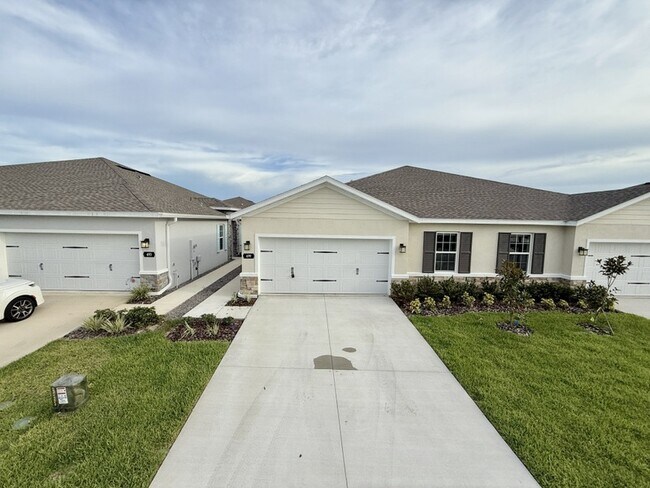 Primary Photo - 499 Voltaire Dr