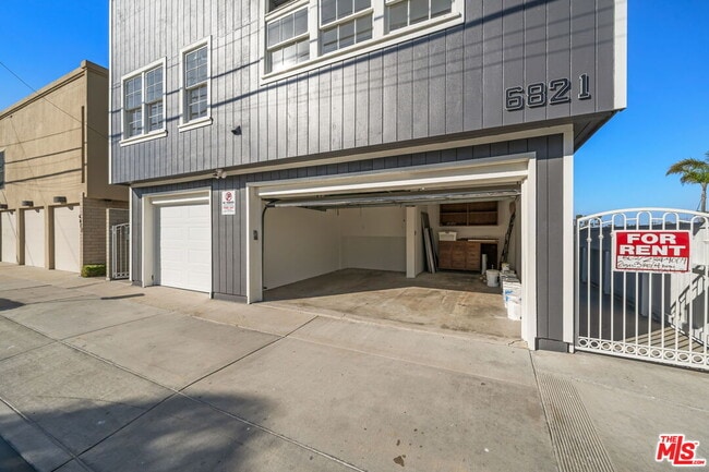 Building Photo - 6821 E Ocean Blvd