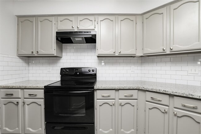 Building Photo - 2703 Heritage Colony Dr