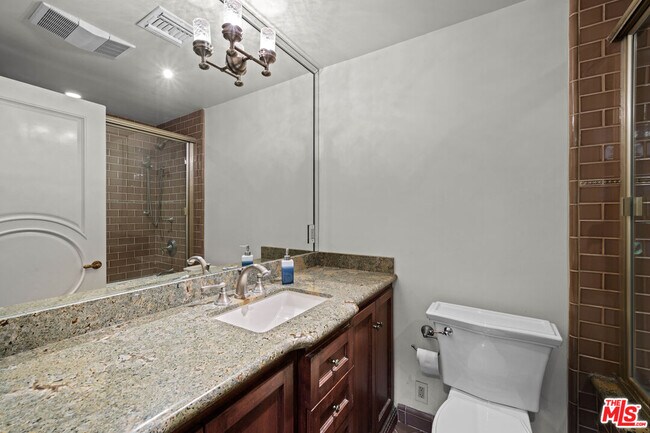Building Photo - 1575 Alexis Pl
