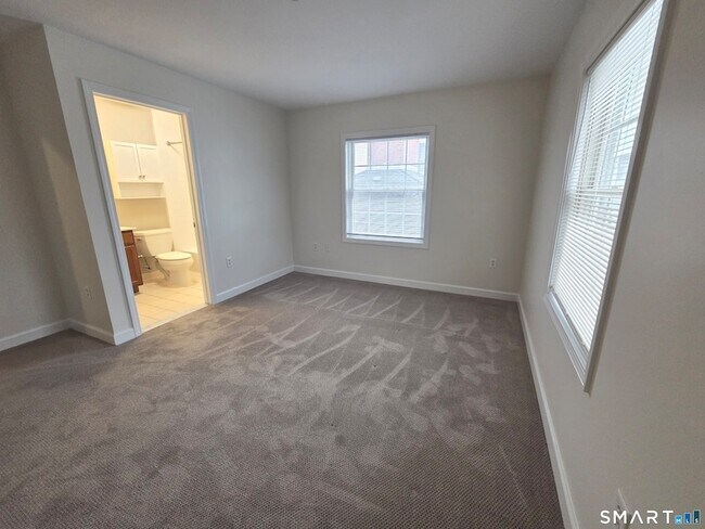 Building Photo - 31 Fairgate Dr