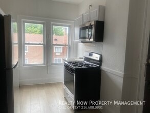 Building Photo - 11871 Lake Ave