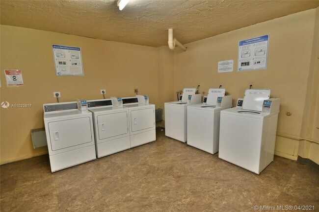 Building Photo - 8075 SW 107th Ave