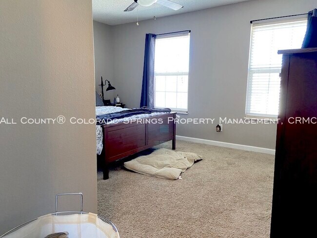 Building Photo - 5020 Wainwright Dr