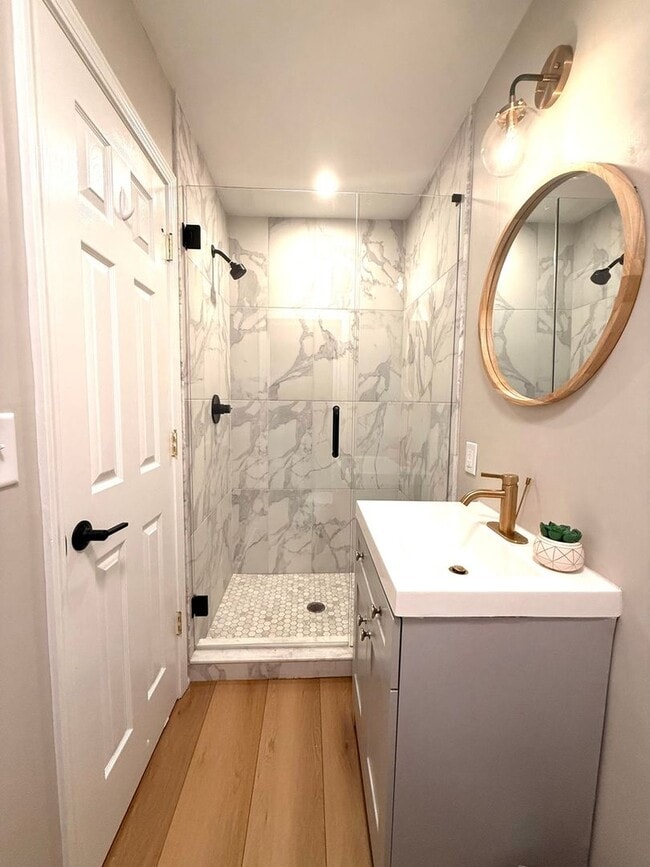 Building Photo - Charming 2BR House in Atlanta/ East Point