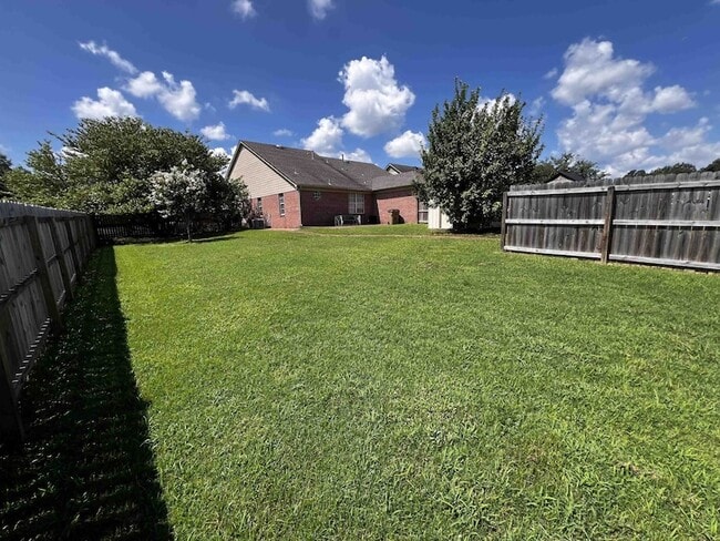 Building Photo - 6900 Wrigley Dr