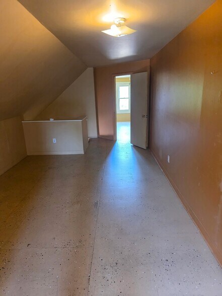 Building Photo - 68 E Hudson St