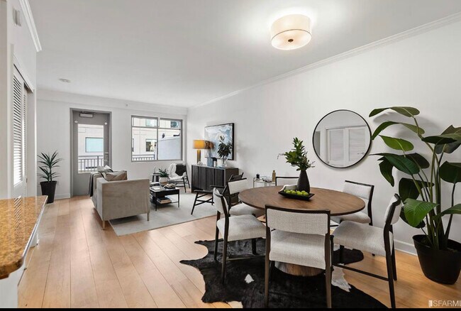 Building Photo - 246 2nd St