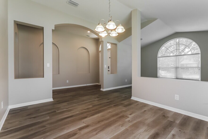 Building Photo - 2638 Allwood Ave