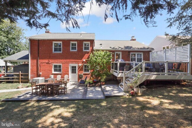 Building Photo - 4534 Lasalle Ave