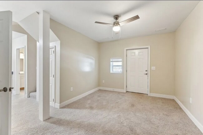 Building Photo - 306 W 17th St