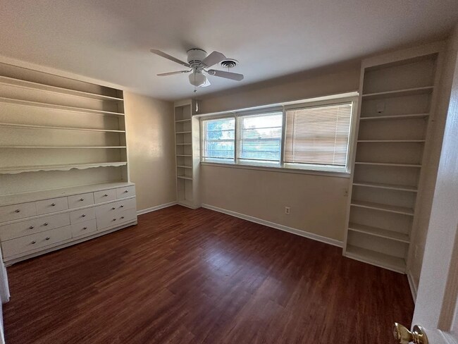 Building Photo - 3024 57th St