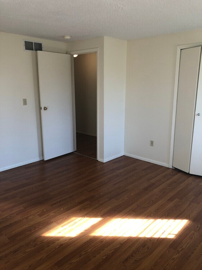 Building Photo - 2480 Agler Rd