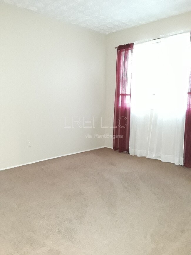 Building Photo - 8602 Gary Wy