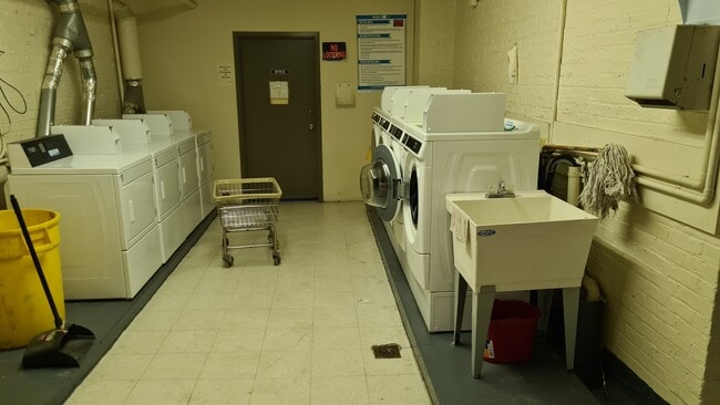 Laundry on premises - 46 Kelly Pky